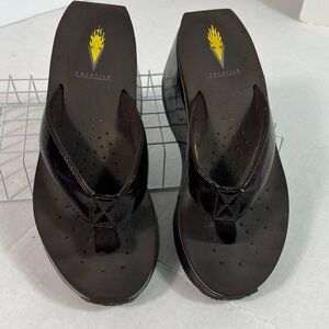 VOLATILE FRAPPACHINO WEDGE FLIP-FLOPS SZ 7